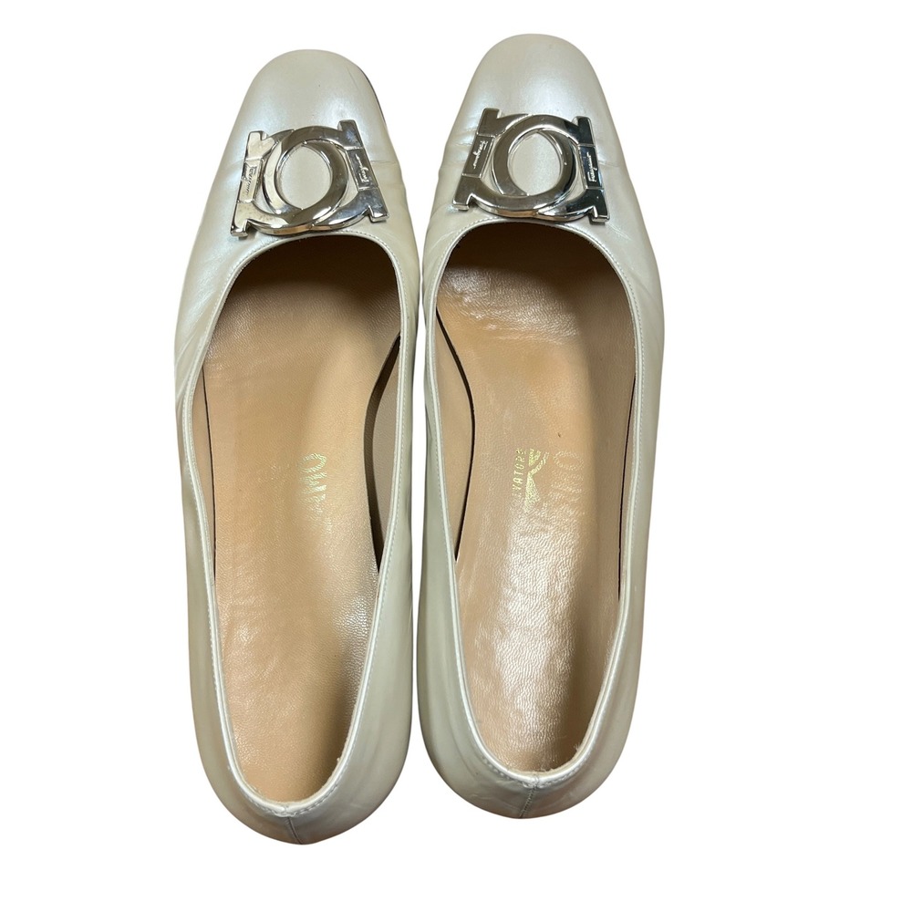 Vintage SALVATORE FERRAGAMO Logo Gancini Low Heels 9B Shoes Leather Vintage Chic - Picture 7 of 11